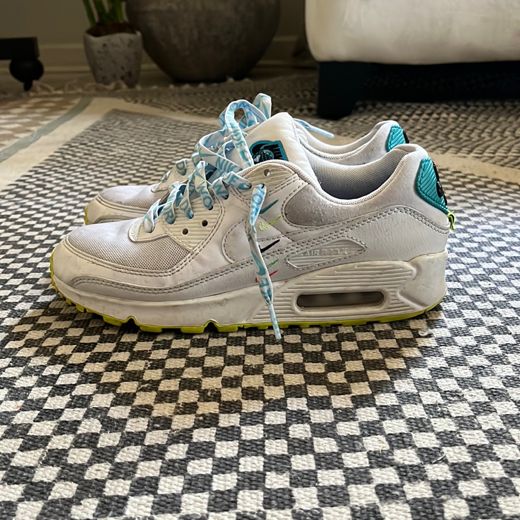 Nike Womens Air Max 90 Worldwide